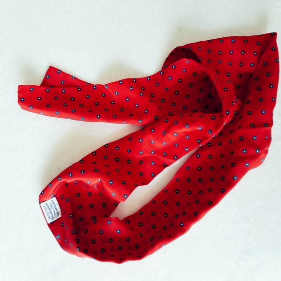 SOLDVintage//1970s 100% Silk Red Neck & Hair Scarf - Picture 3 of 6
